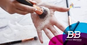 Lavar las brochas de maquillaje