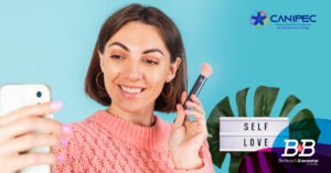 El Maquillaje: Un Acto de Amor Propio y Autocuidado