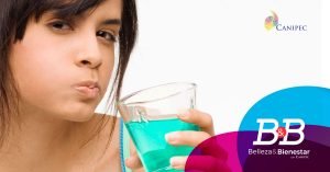 Cómo usar enjuague bucal correctamente